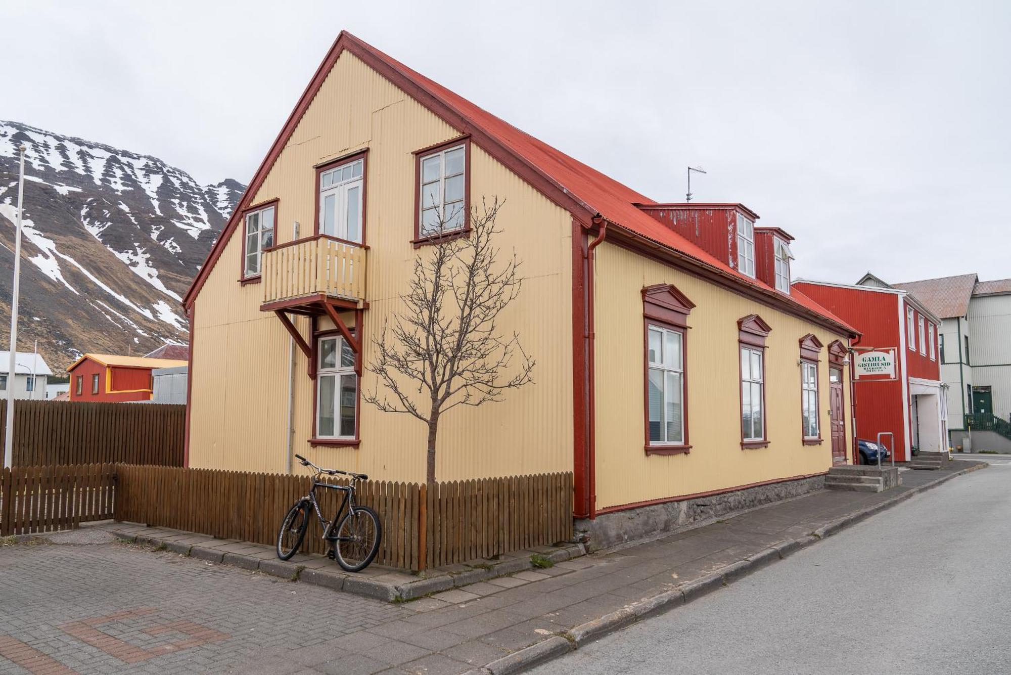 Guesthouse Gamla Isafjordur Exterior photo