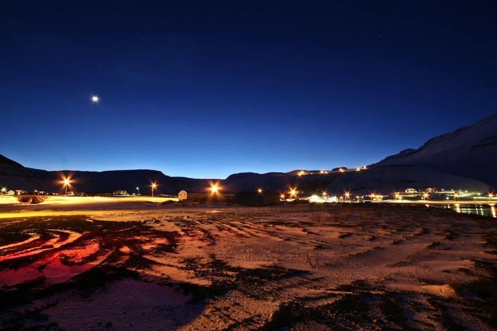 Guesthouse Gamla Isafjordur Exterior photo